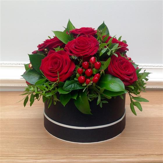 Romantic Red Rose Hat Box Simpsons Florists Invervess