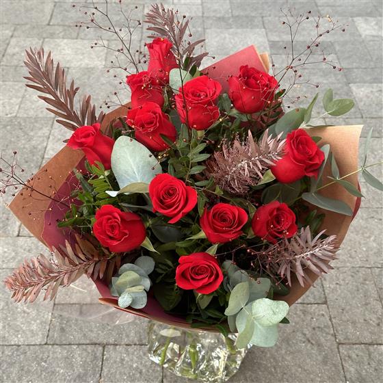 Valentines 12 Red Roses